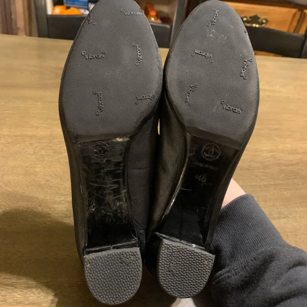 CHANEL Black Leather Cap Toe Block Heel Pumps
